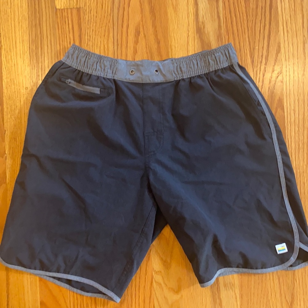 Vuori shorts for sale